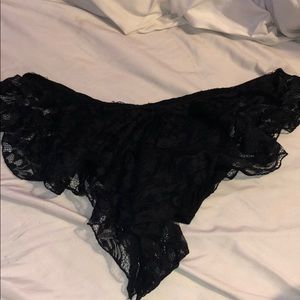 crop top off the shoulder